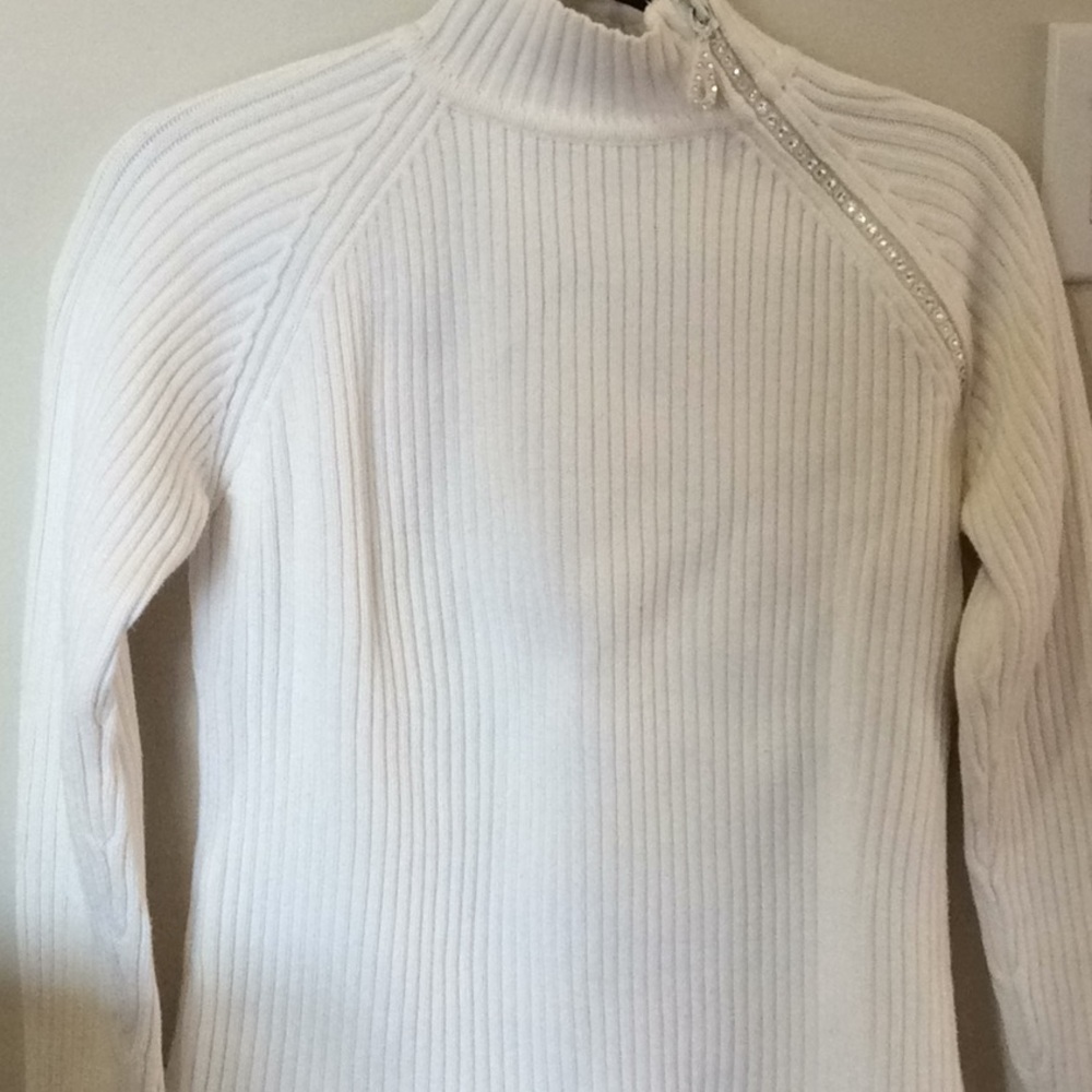 OFF WHITE KNIT SWEATER